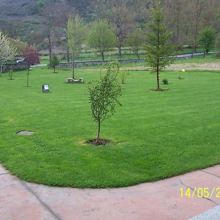 Hotel La Mora Villaseca de Laciana Bagian luar foto