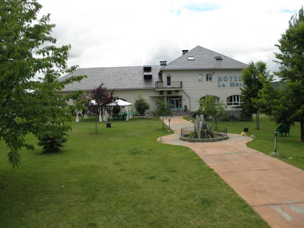 Hotel La Mora Villaseca de Laciana Bagian luar foto