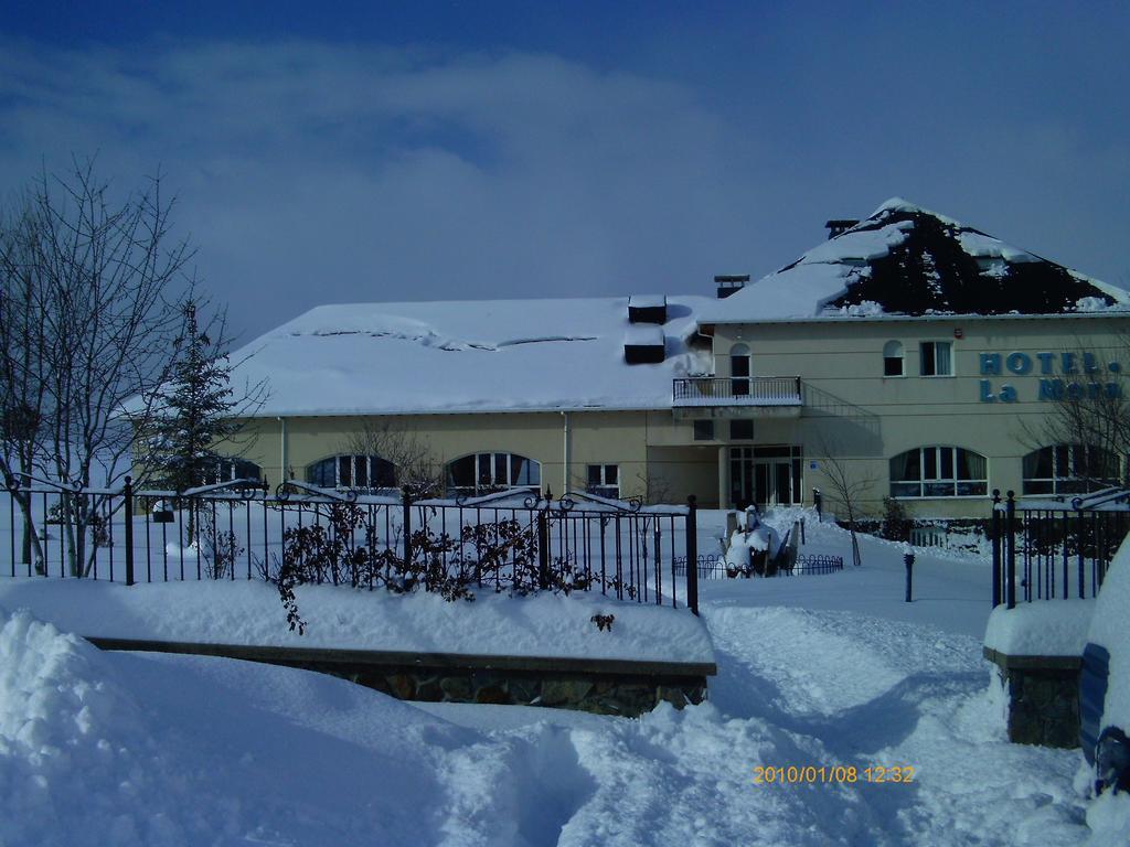Hotel La Mora Villaseca de Laciana Bagian luar foto